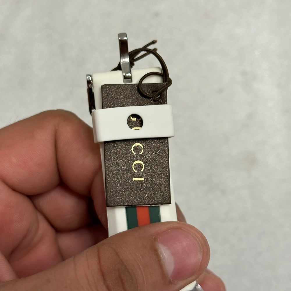 Gucci Sync XXL White Rubber Unisex Watch YA137102 - Picture 7 of 7